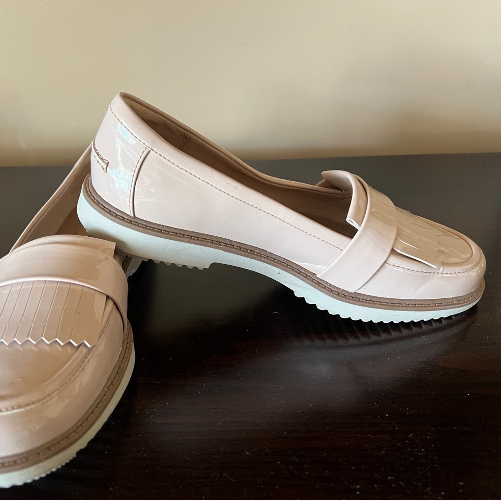 Clarks Blush Patent Leather Superior Comfort Loafers 9M New